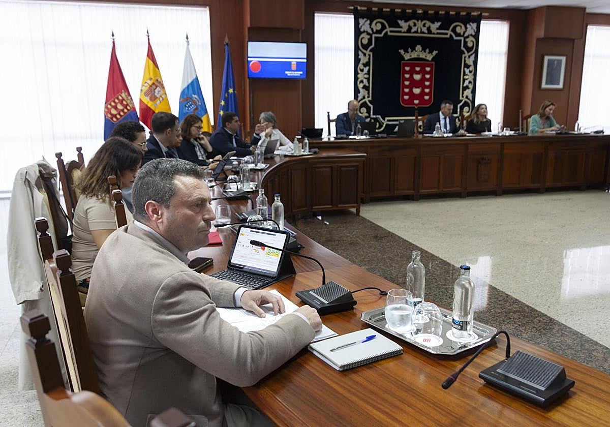 Momento del primer pleno celebrado este jueves en el Cabildo.