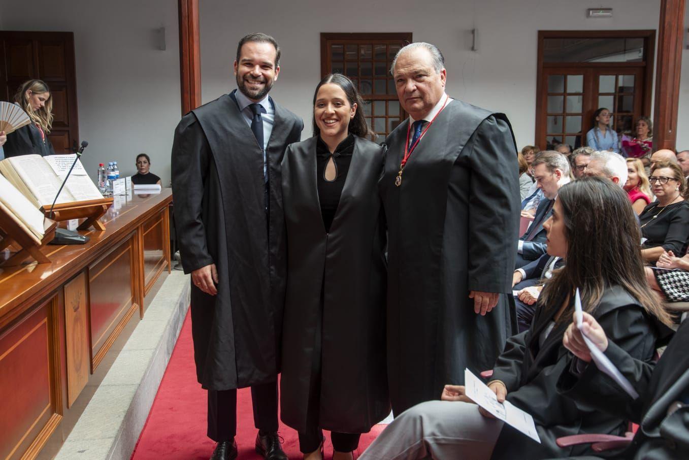 La jura de su profesión de los letrados en el Colegio de Abogados de Las Palmas, en imágenes