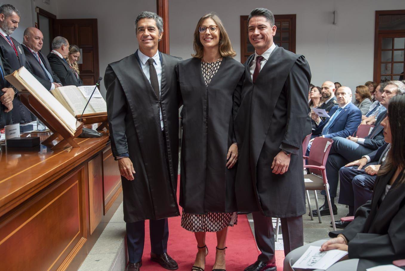 La jura de su profesión de los letrados en el Colegio de Abogados de Las Palmas, en imágenes