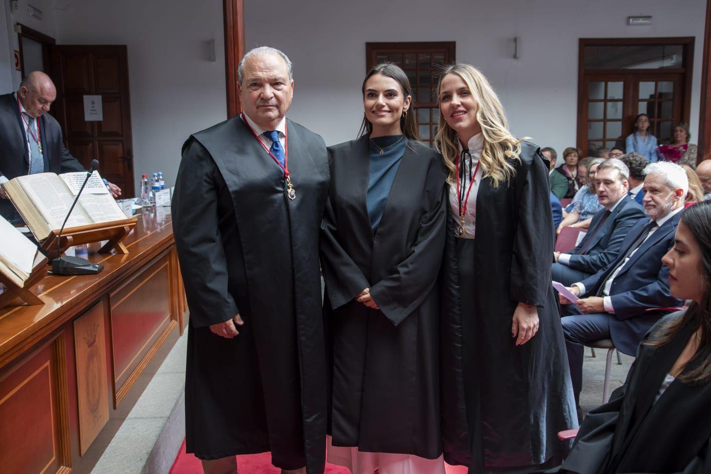 La jura de su profesión de los letrados en el Colegio de Abogados de Las Palmas, en imágenes