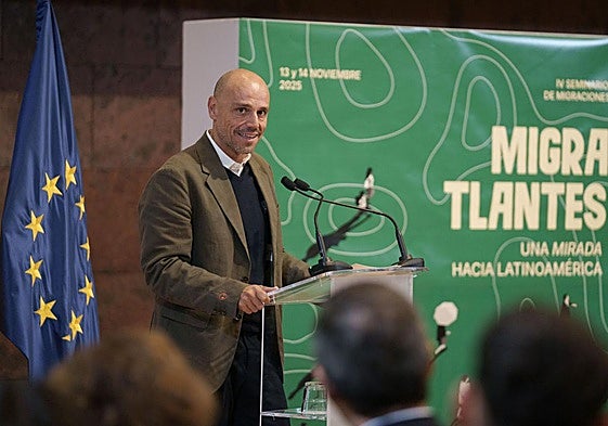 El portavoz del Ejecutivo, Alfonso Cabello, durante el seminario de migraciones organizado por el Gobierno canario.