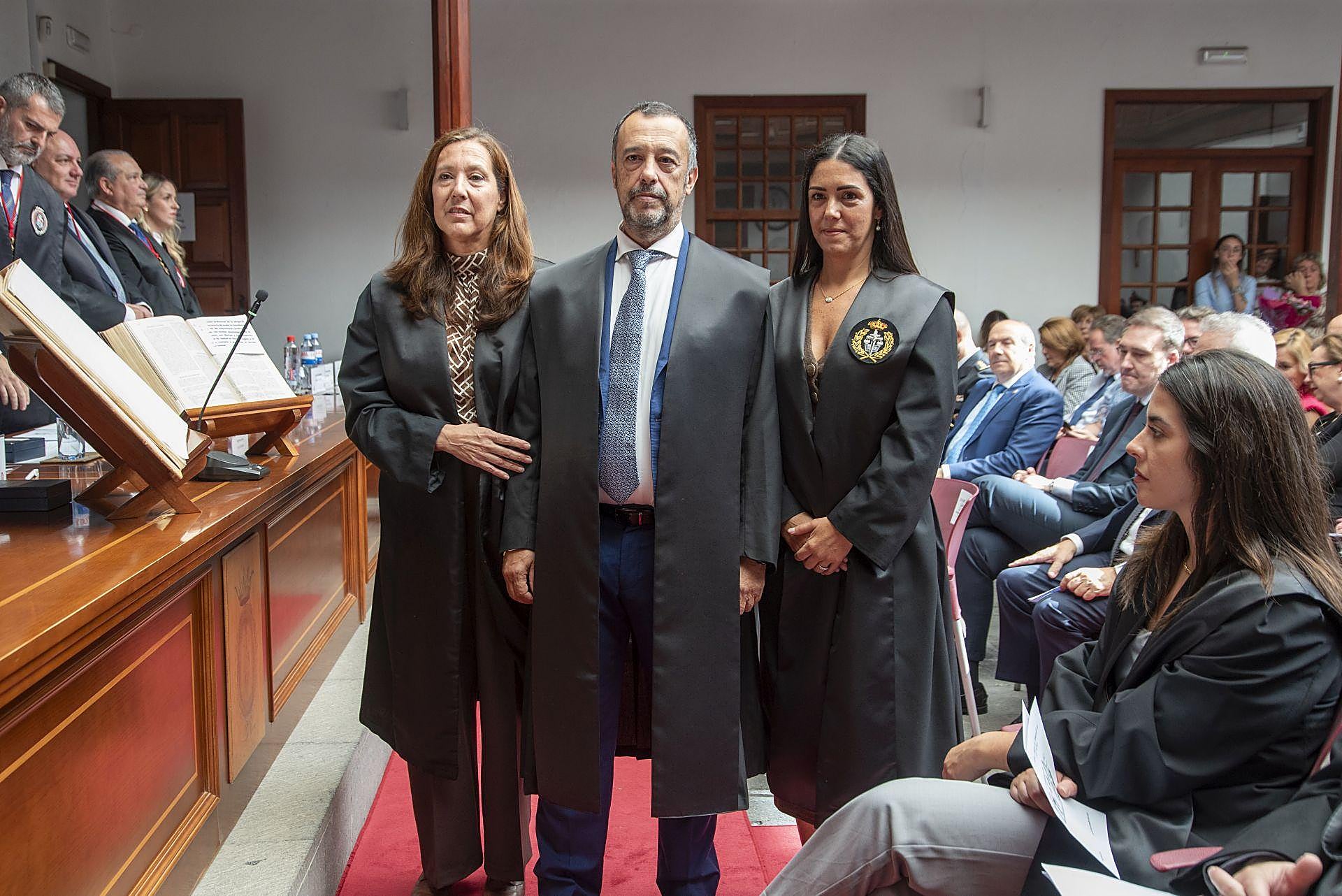 La jura de su profesión de los letrados en el Colegio de Abogados de Las Palmas, en imágenes