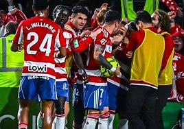 Celebración del Granada en El Sardinero.