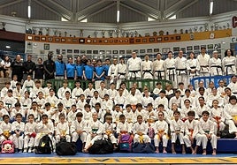 El equipo del Club Deportivo Seishin.