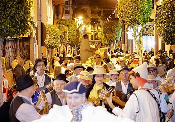 Romería ofrenda a San Gregorio, que recorrió este domingo el barrio de Los Llanos de Telde.