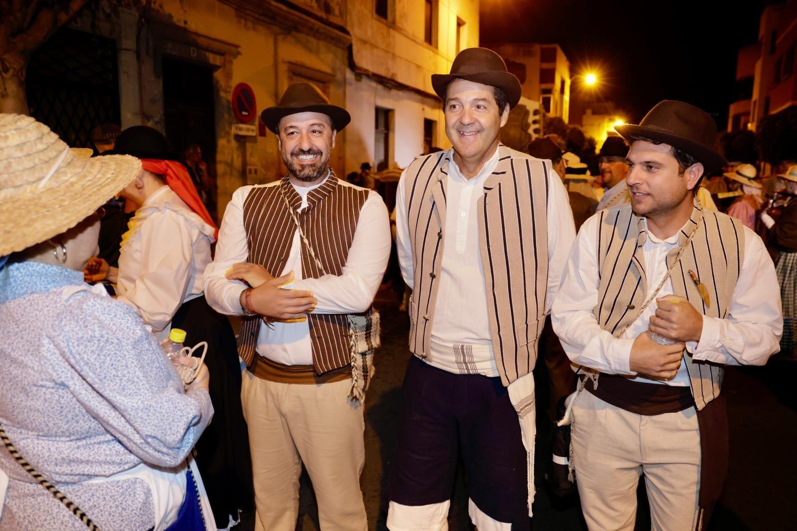 Miles de personas salen de romería en honor a San Gregorio