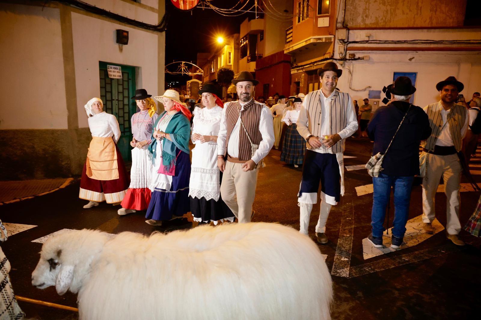Miles de personas salen de romería en honor a San Gregorio