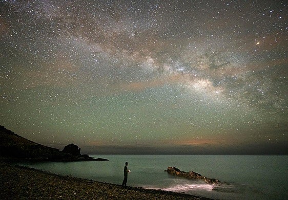Vía Láctea, desde la playa del Roque, cerca de Las Playitas, en el municipio de Tuineje, una de las zonas oscuras de la costa este.