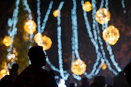Imagen de archivo de luces de Navidad en España.