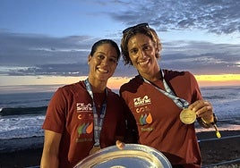 Iballa Ruano y Alba Frey tocan el cielo: campeonas del Mundo por Equipos de SUP 