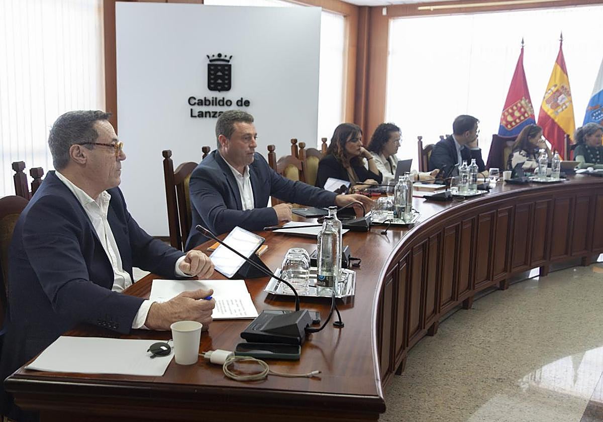 Representantes de los partidos en la oposición en el Cabildo.