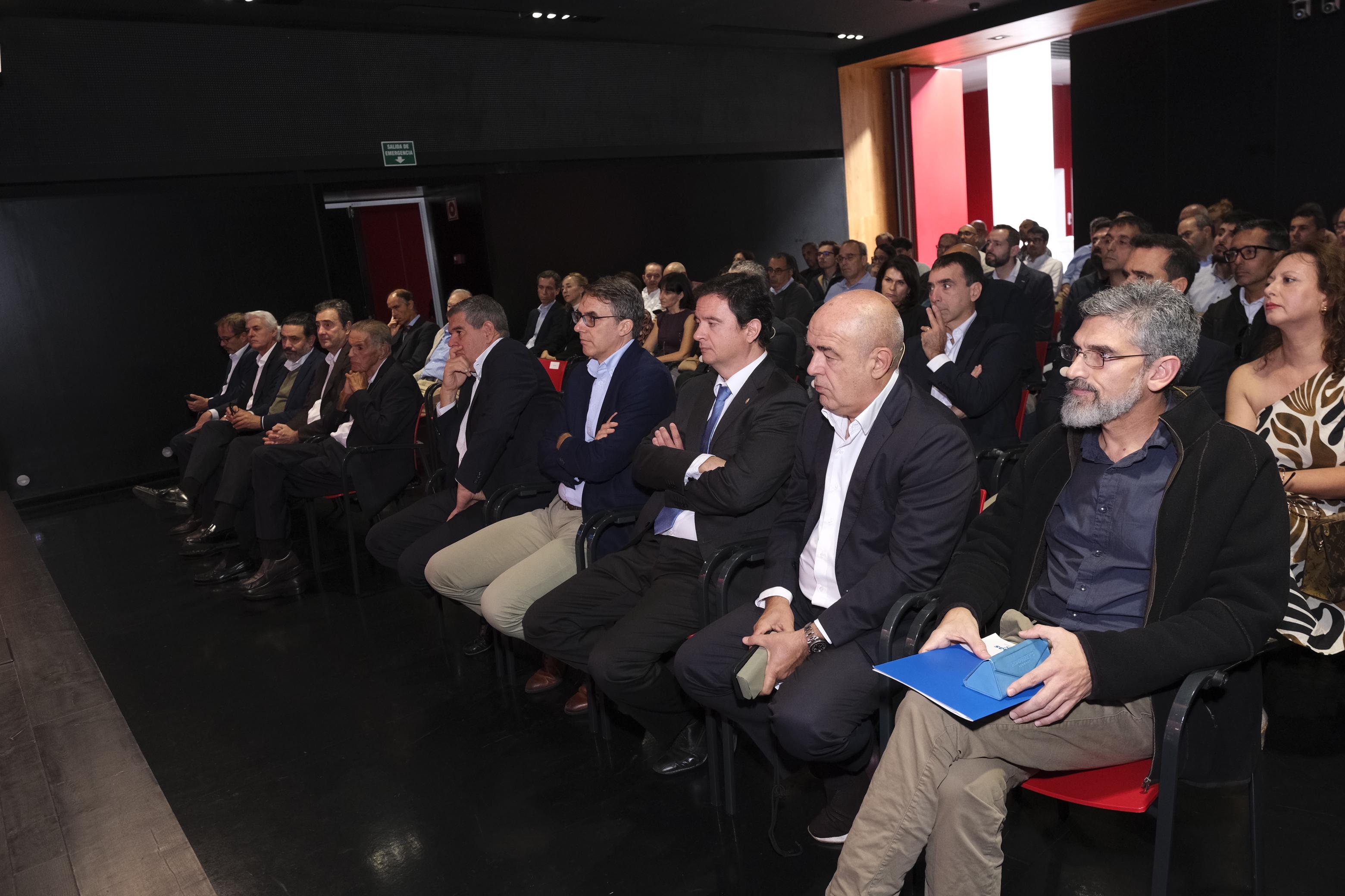 ForoCANARIAS7: &#039;Las redes eléctricas, pieza clave en el desarrollo económico de Canarias&#039;, en imágenes