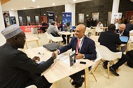 Momento de la primera jornada de Africagua 2025, que contó con la presencia del embajador senegalés Ibrahim Al Khalil Seck y el secretario de Gambia, Lamin Camara.