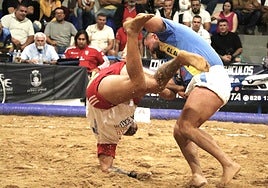 Ismael Déniz es la gran amenaza del Almogarén.