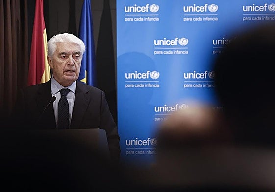 El presidente de Unicef España, Gustavo Suárez Pertierra durante la presentación del estudio.