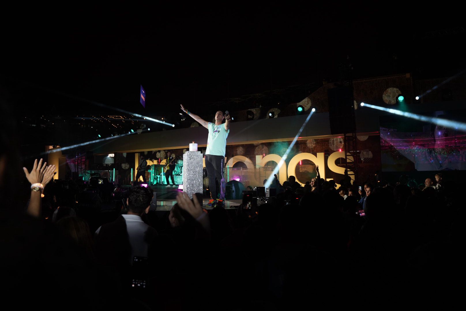 El encendido de las luces de navidad de Las Arenas, en imágenes