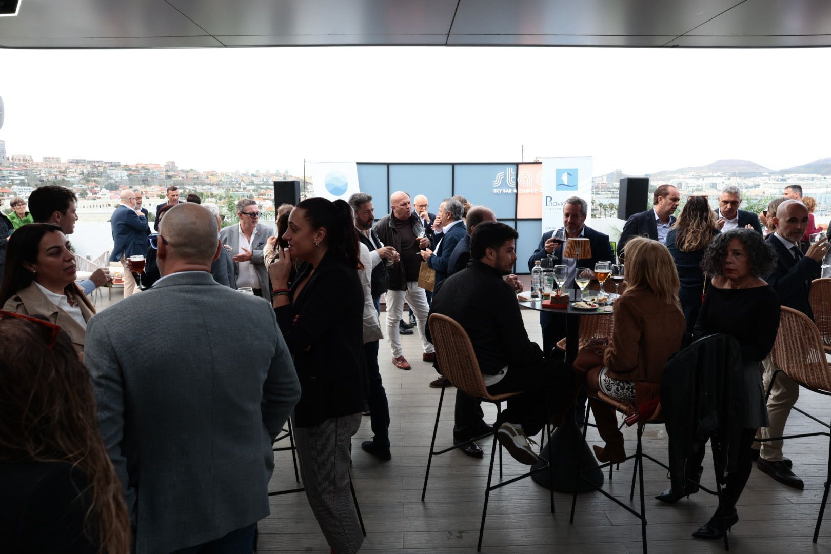 La patronal portuaria Oneport celebra su coctel navideño