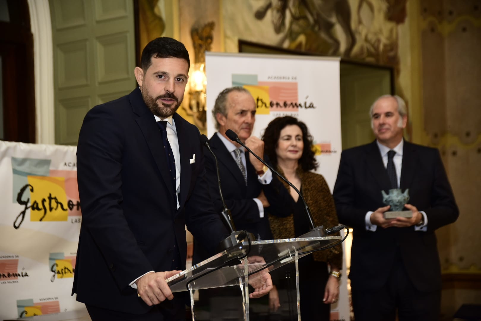 Noche de excelencia culinaria en Las Palmas: los premios de la Academia llenan de brillo el Santa Catalina
