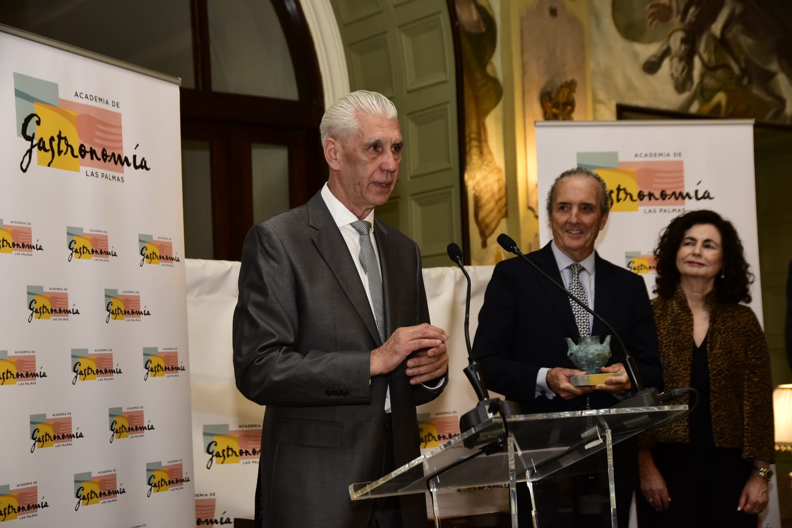 Noche de excelencia culinaria en Las Palmas: los premios de la Academia llenan de brillo el Santa Catalina