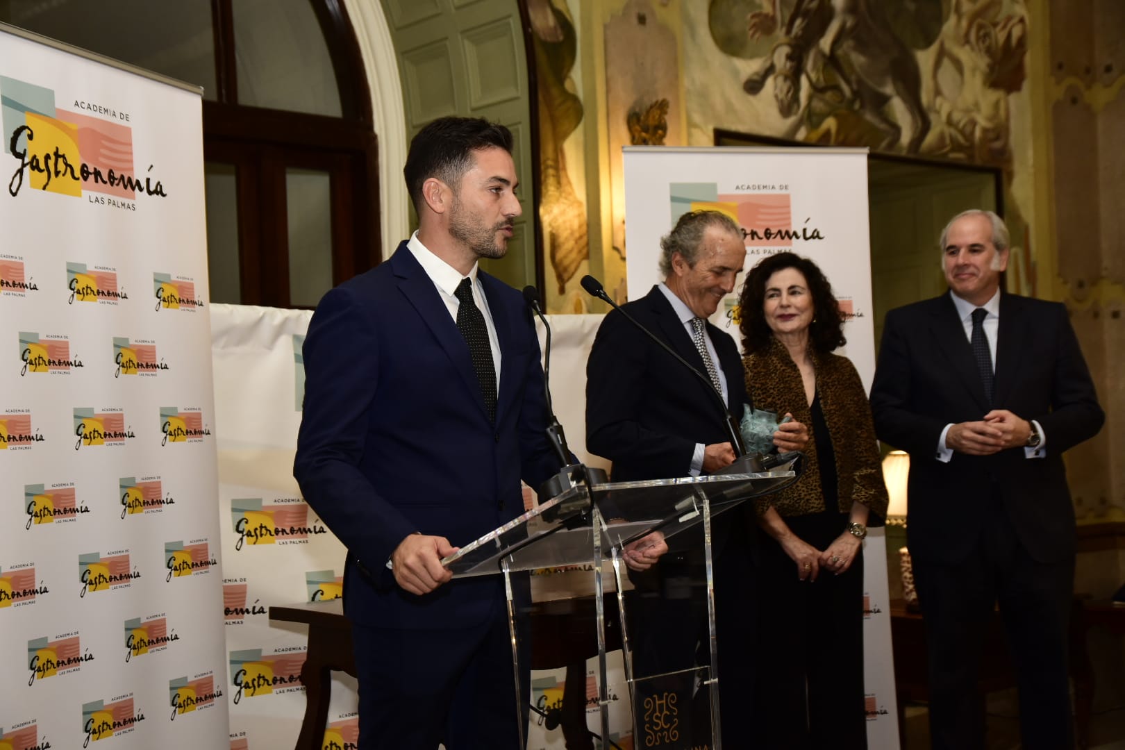Noche de excelencia culinaria en Las Palmas: los premios de la Academia llenan de brillo el Santa Catalina