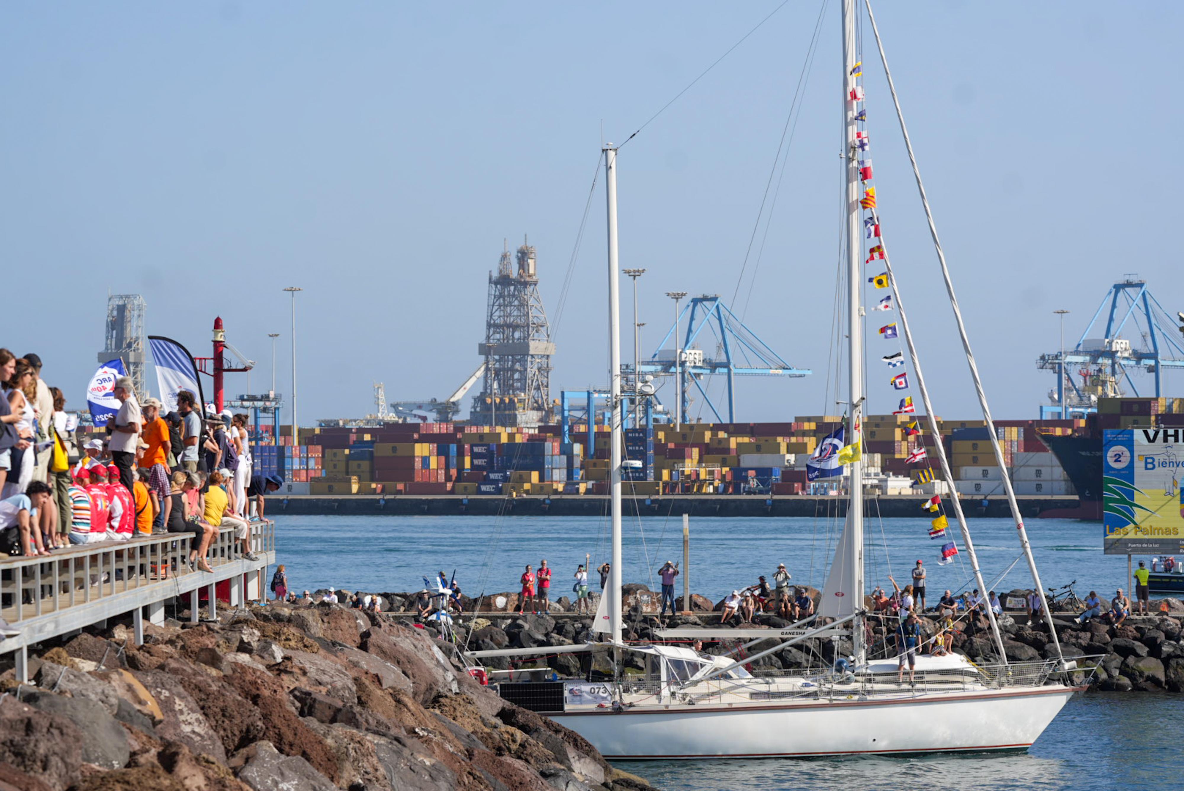 Despedida multitudinaria en la 40ª ARC: navegantes de 33 nacionalidades parten desde el Muelle Deportivo