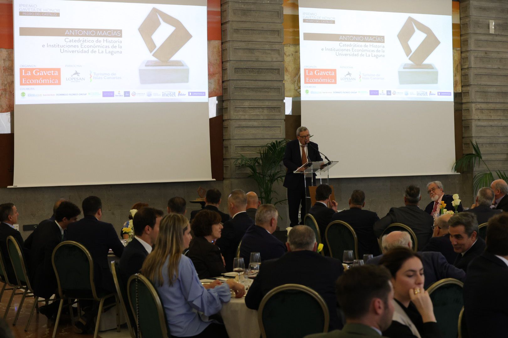 Imágenes de la entrega del I Premio Gaveta de Honor a Pedro del Castillo