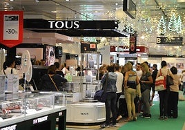 Imagen de archivo de uno de los pasillos de El Corte Inglés.