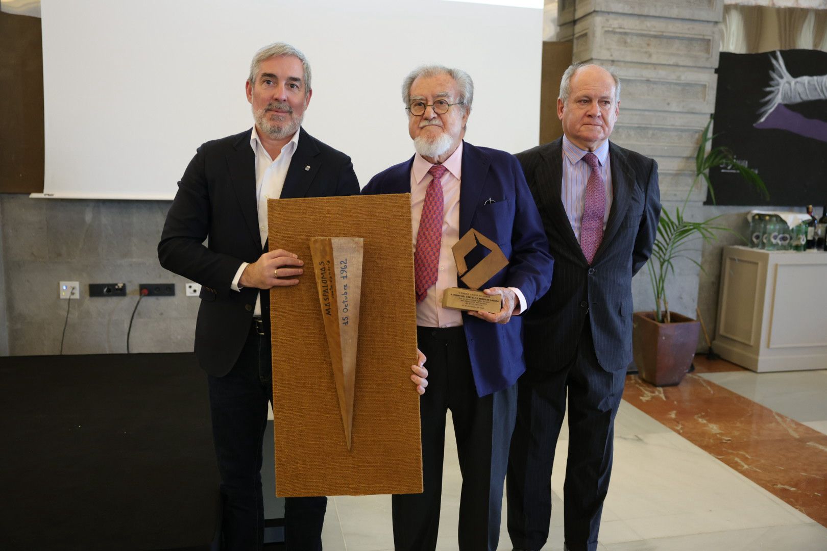 Imágenes de la entrega del I Premio Gaveta de Honor a Pedro del Castillo