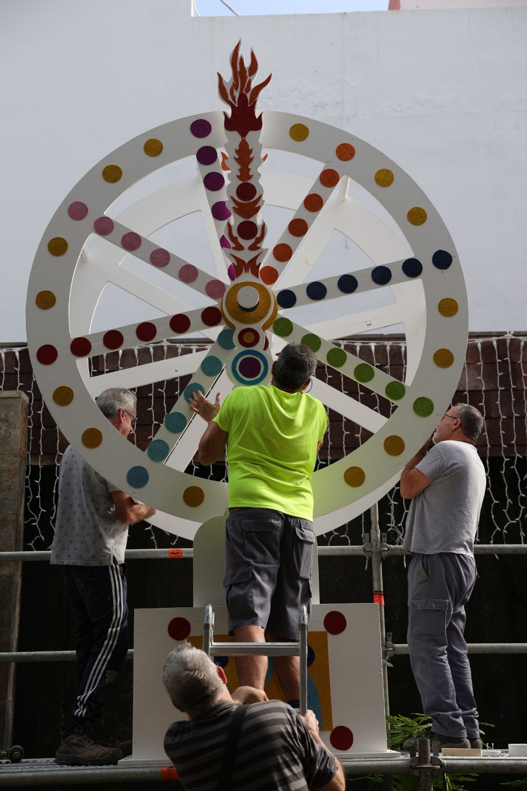 Los preparativos de Gáldar para iluminar la Navidad, en imágenes