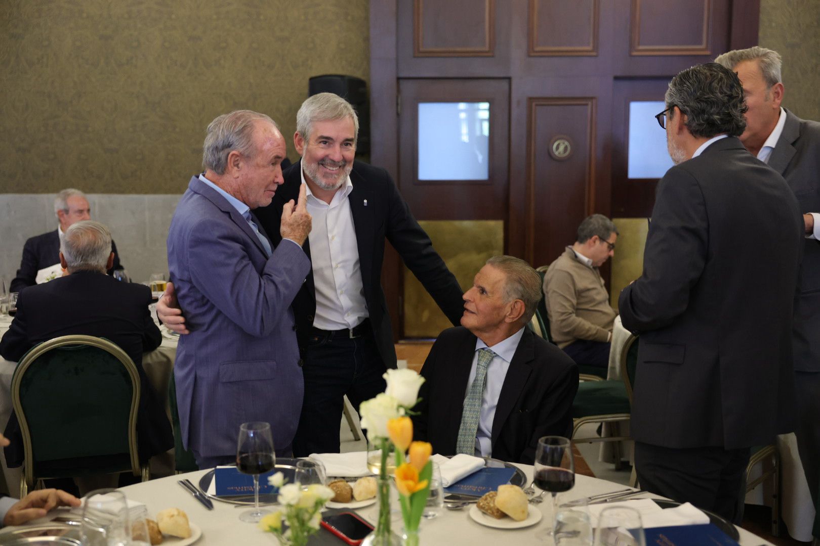 Imágenes de la entrega del I Premio Gaveta de Honor a Pedro del Castillo