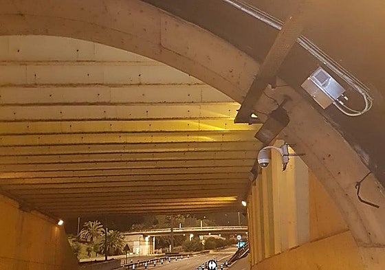 Sensores para la gestión de colas existente en el interior del túnel.