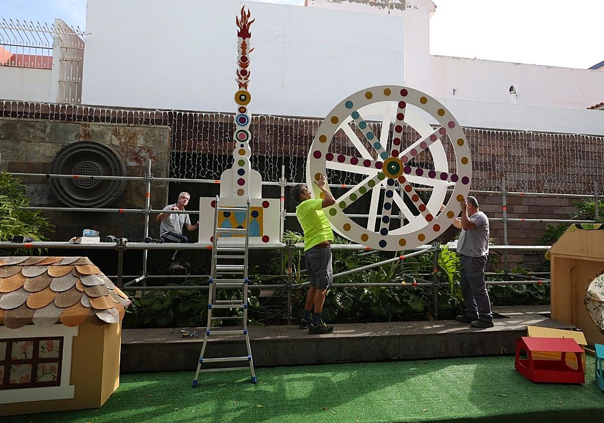 Imagen principal - La Navidad llega a Gáldar: el municipio se prepara para el gran encendido