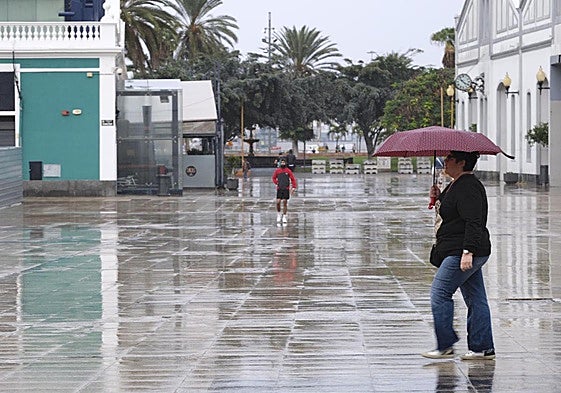 La ciudad de Las Palmas de Gran Canaria recibe las precipitaciones el pasado miércoles.