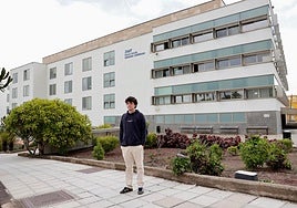 Imagen de uno de los estudiantes desalojados en la mañana de este jueves.