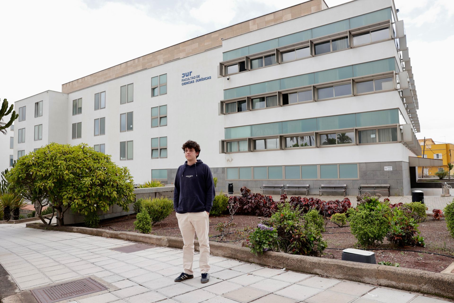 Las imágenes de la ULPGC tras el correo de amenaza terrorista