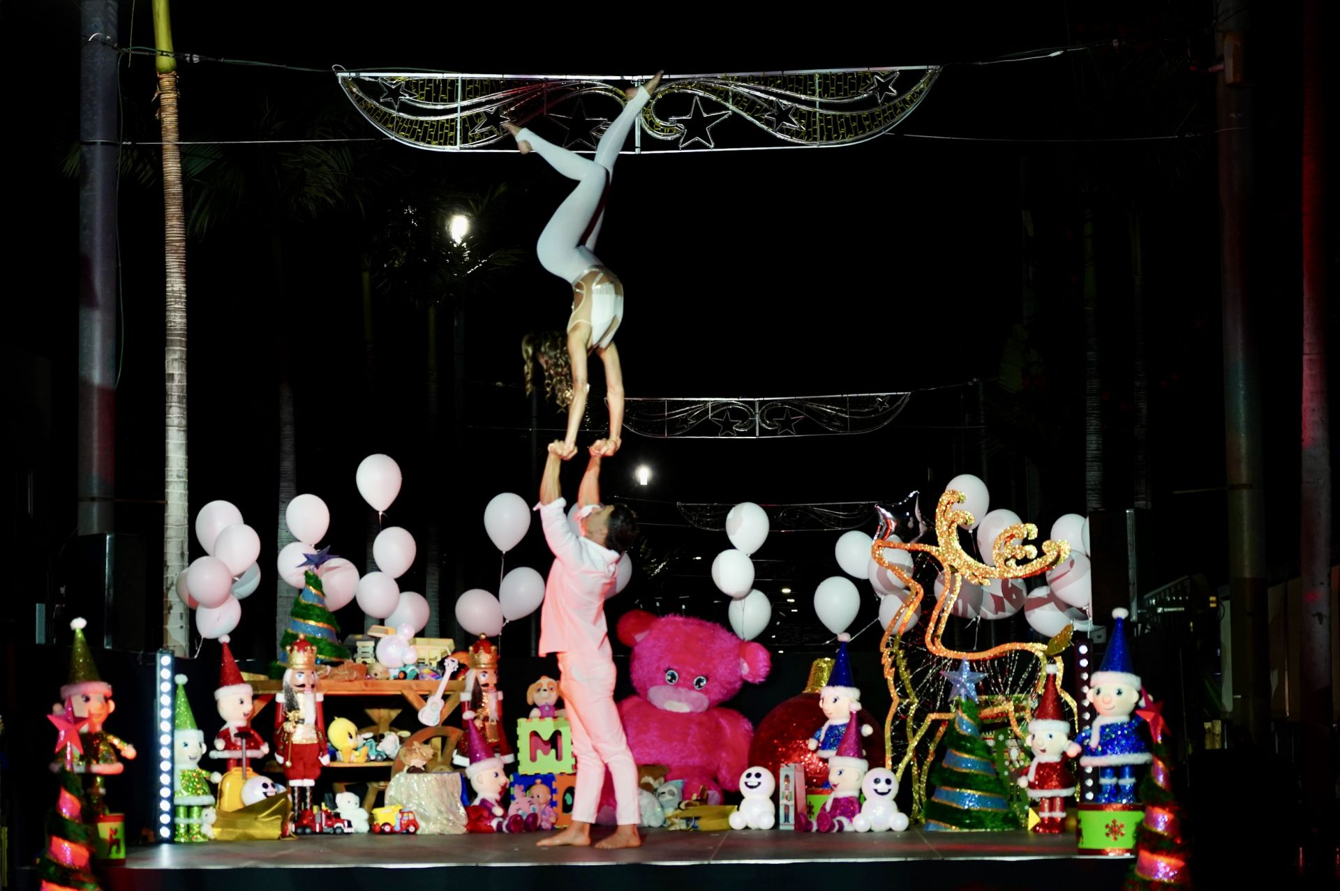 Encendido de la iluminación navideña en Vecindario