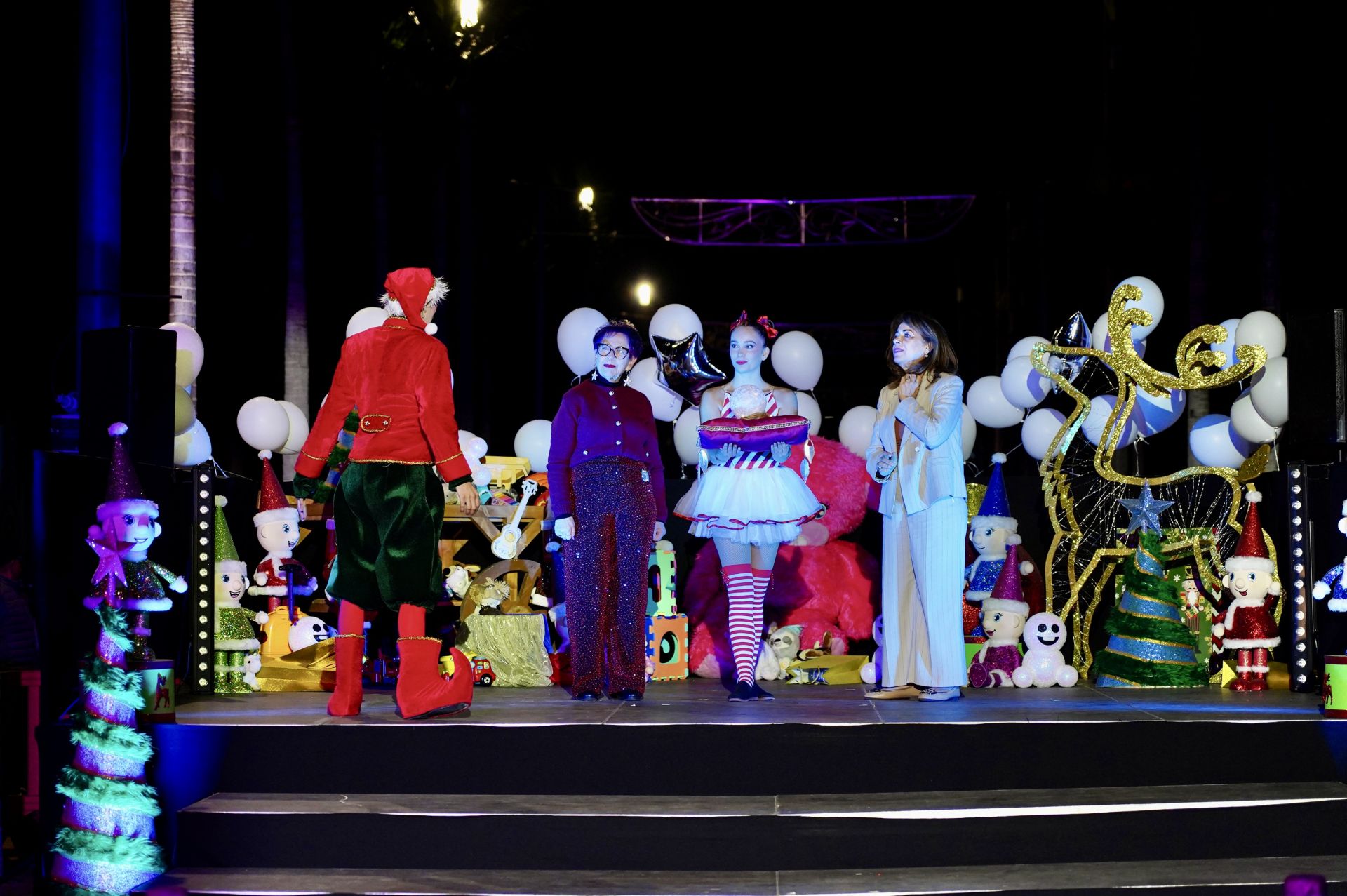 Encendido de la iluminación navideña en Vecindario