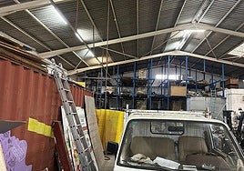 Interior del almacén municipal de Santa Brígida.
