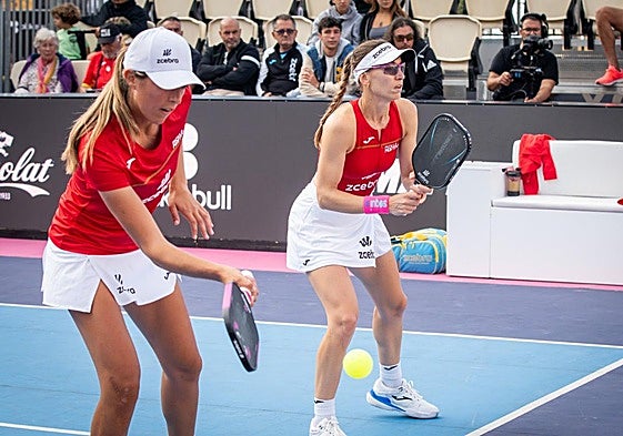 Imagen de uno de los partidos disputados en la avenida de la Playa de Las Canteras.