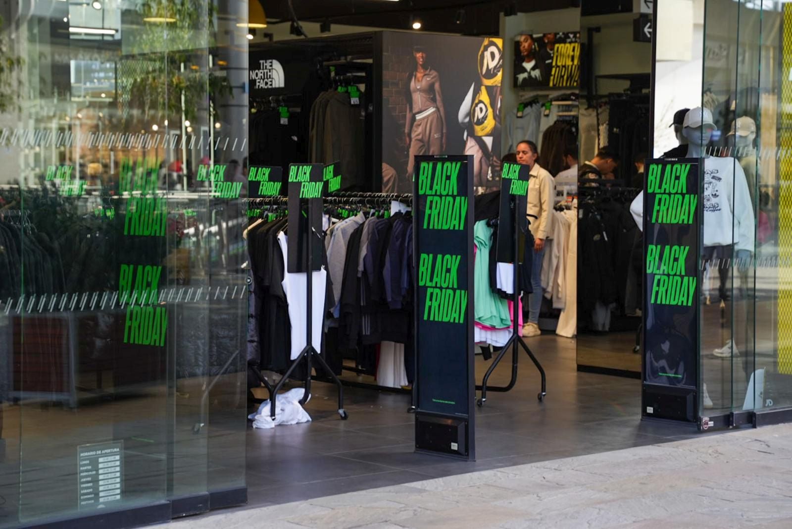 Imágenes del último día de compras por el Black Friday