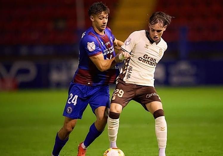 Adam Arvelo, en el único partido que ha jugado con la UD, en Copa y frente al Extremadura.