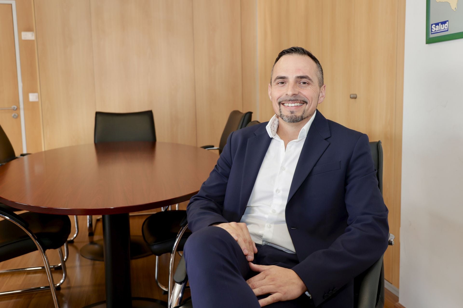 El director del Servicio Canario de la Salud, Adasat Goya, en su despacho de la sede de la Consejería de Sanidad de la capital grancanaria.