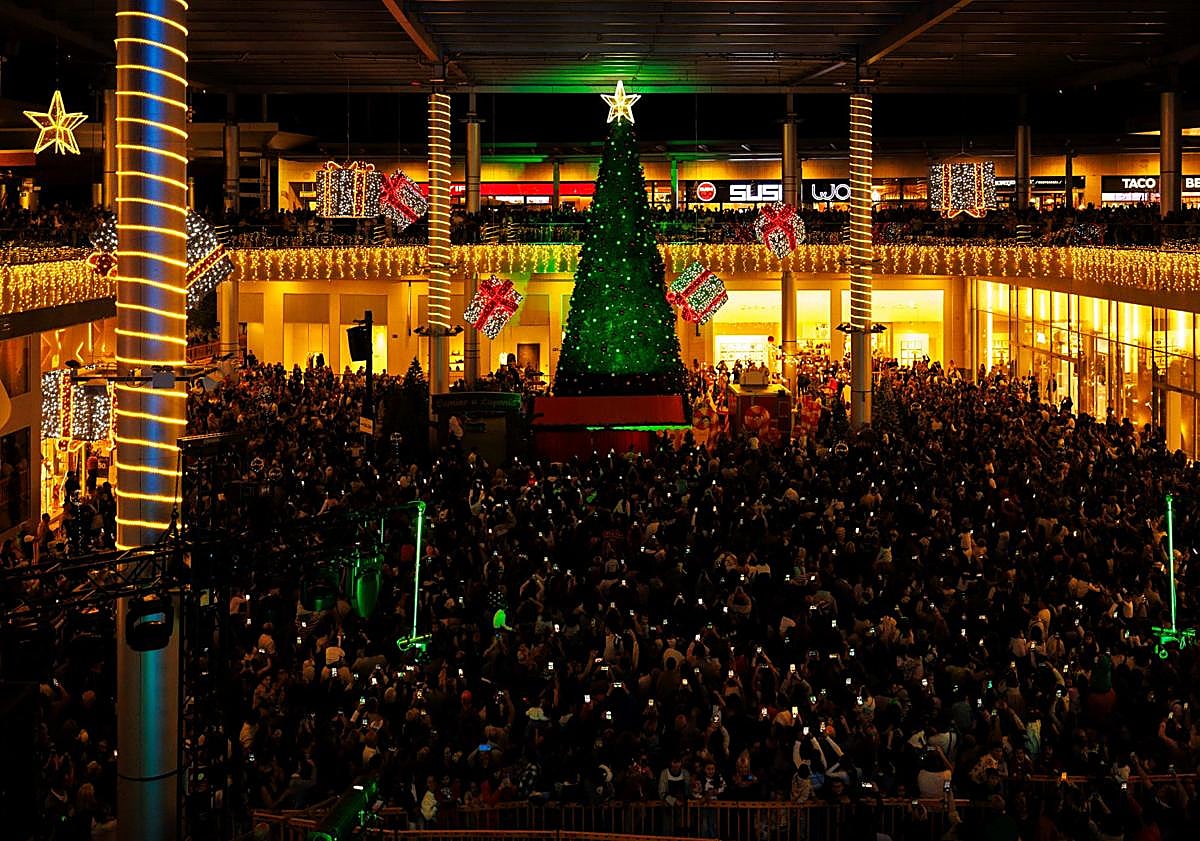Imagen principal - El Centro Comercial Alisios: Una «Navidad Alucinante» de Récords, Magia y Sostenibilidad