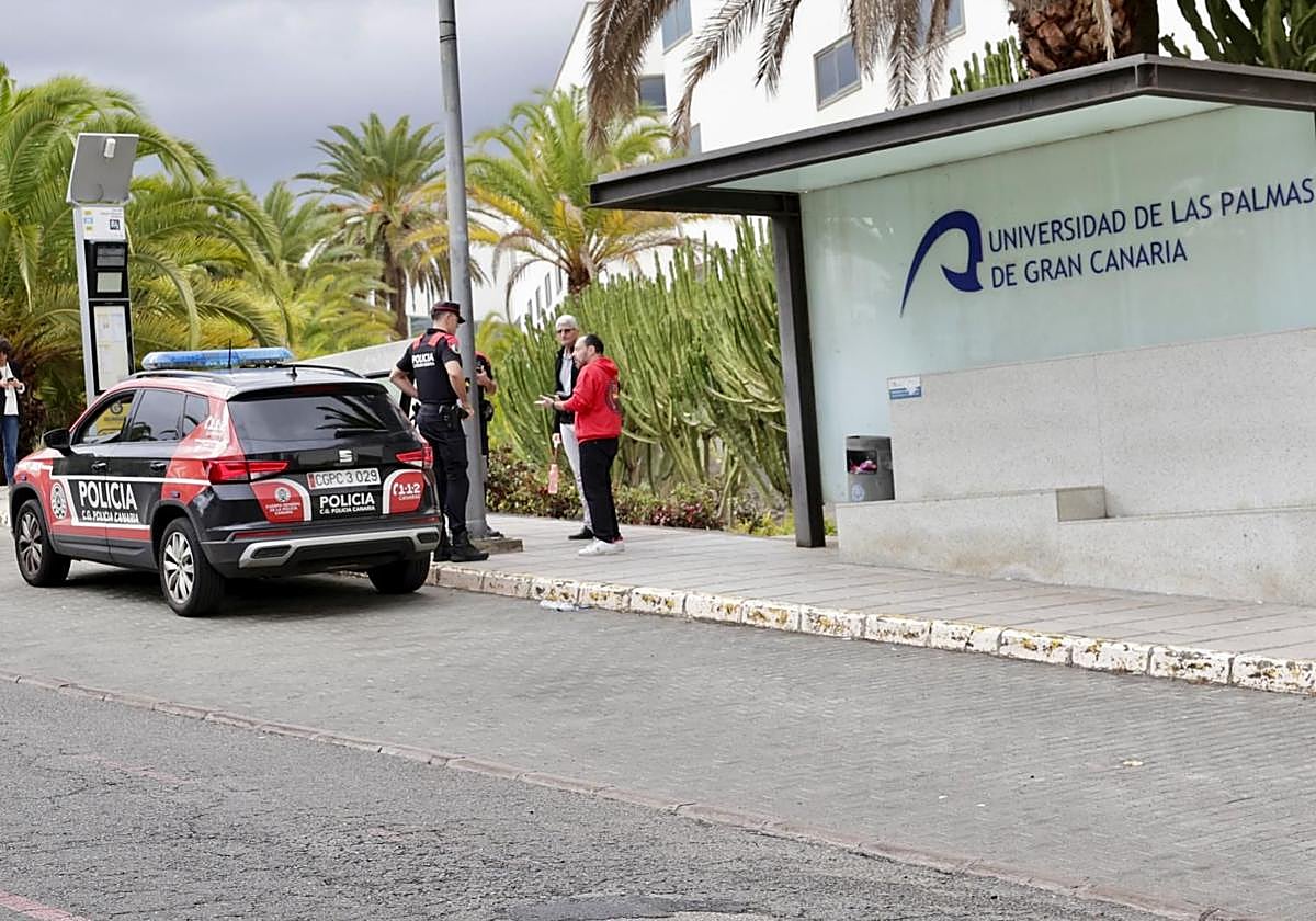 Presencia policial en el campus de Tafira de la ULPGC el pasado jueves 27 de noviembre.