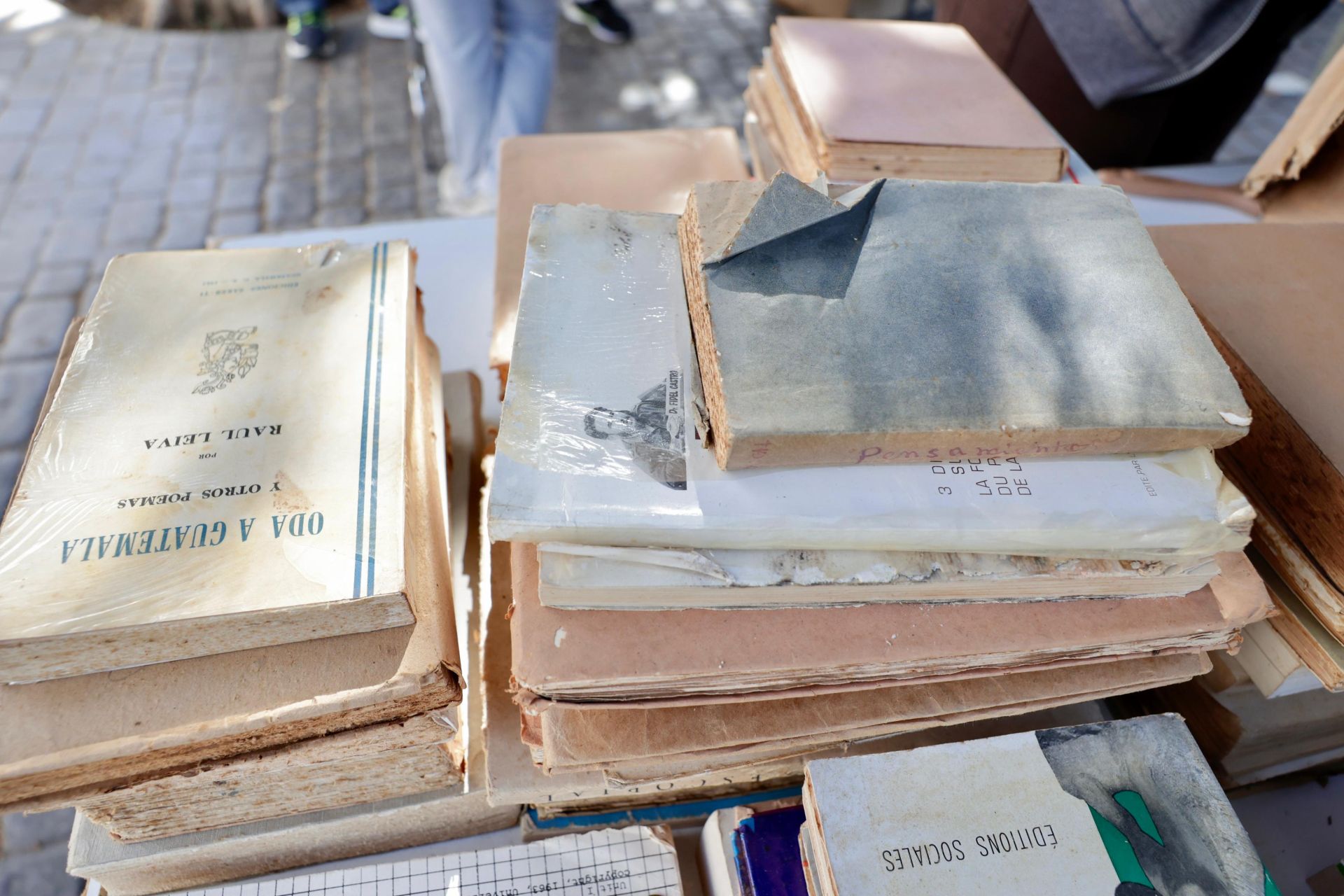 Imagen principal - El archivo de los esposos Caparrós Delgado que esquivó la censura