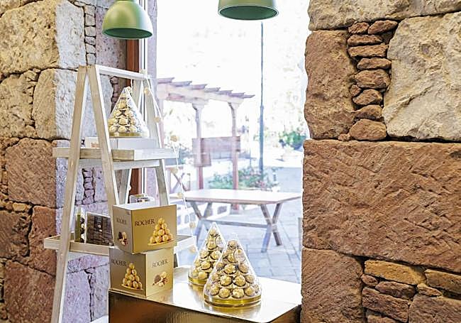 Escaparate de la tienda Bientesabe del casco urbano de Tejeda.