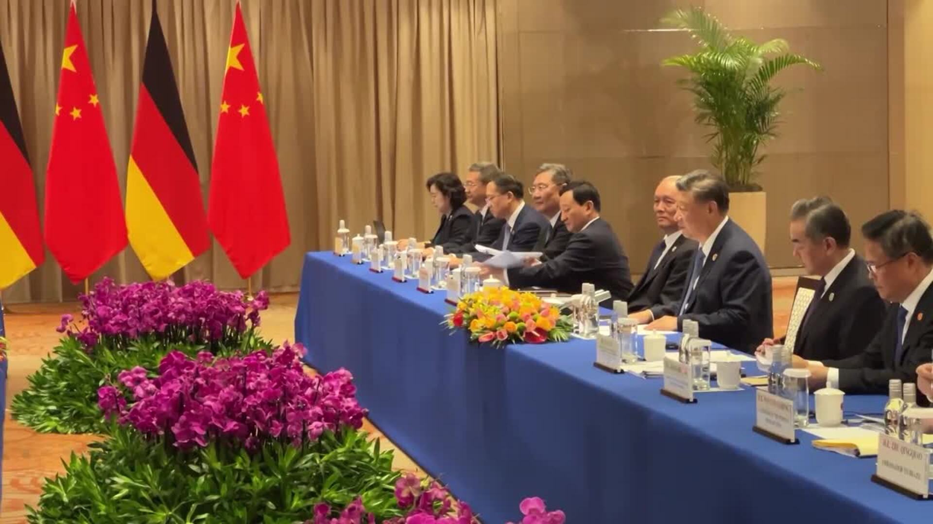 Trump eleva los aranceles a China otro 20%, hasta el 145%