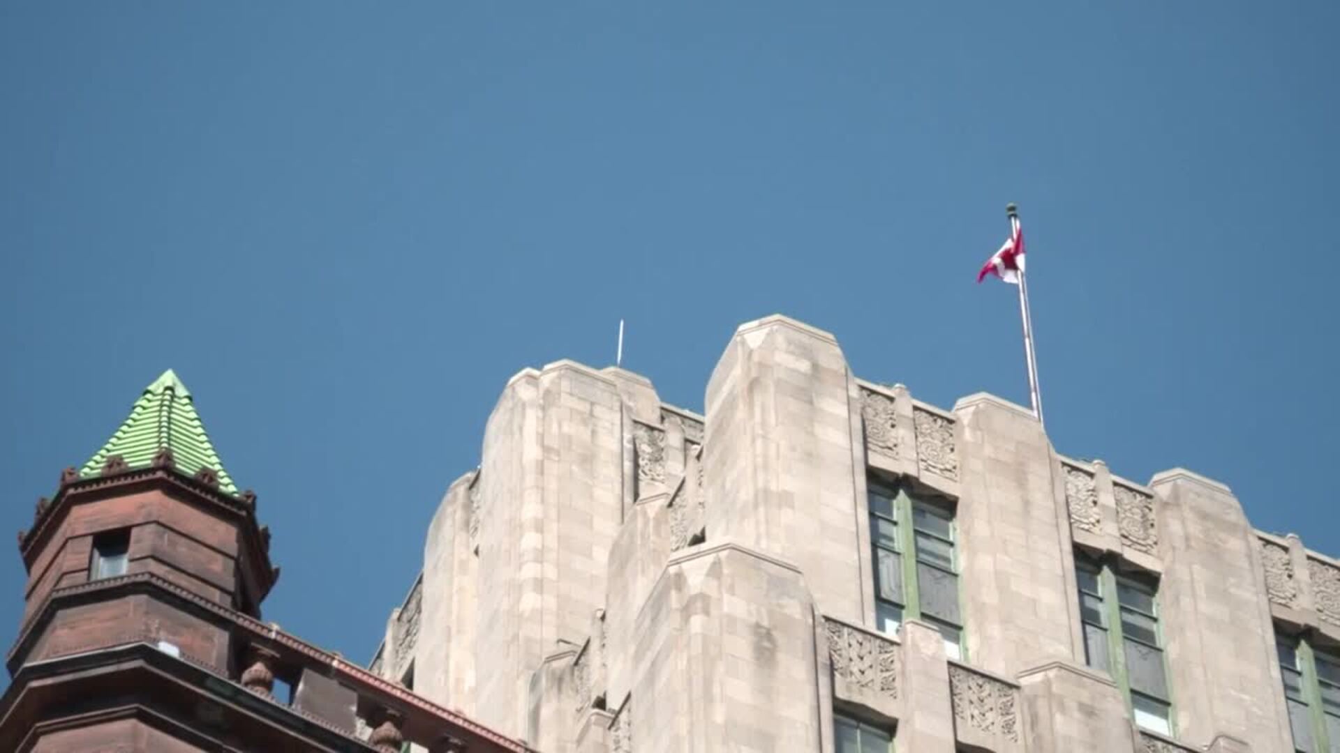 Carney promete gobernar para "todos los canadienses" tras la victoria del Partido Liberal