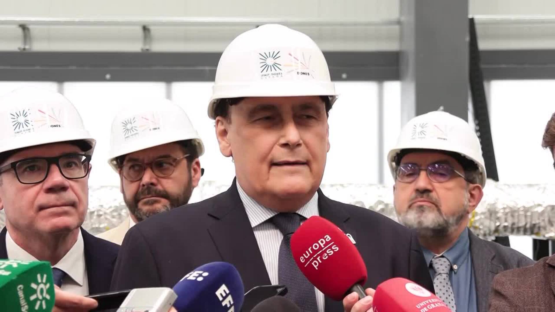 Junta subraya contribución de UGR-Dones al acelerador de partículas tras invertir 14,4 millones