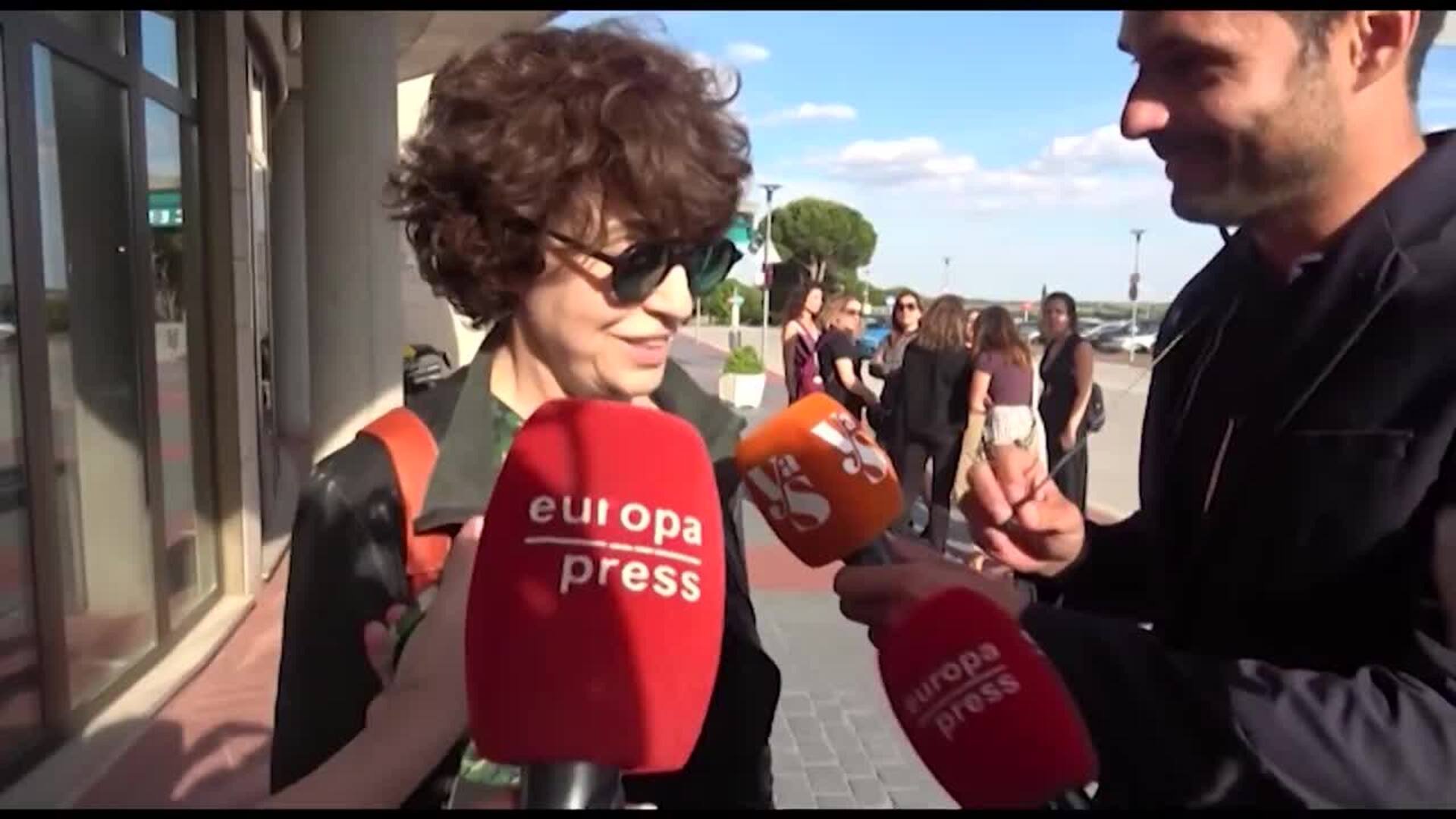 Familiares y personalidades despiden al director de cine Mariano Ozores